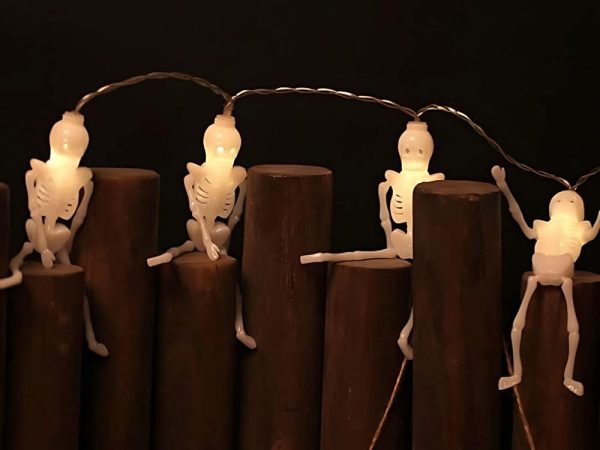 Łańcuch świetlny girlanda led Halloween 2m 10 szkieletów wisząca
