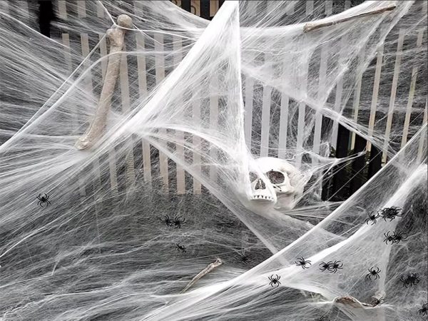 Sztuczna pajęczyna biała z pająkami halloween dekoracja rozciągliwa - obrazek 2
