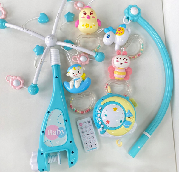 KARUZELA Z GRZECHOTKAMI PRINCE BABY CRIB MOBILE 6M+ PG950 - obrazek 4